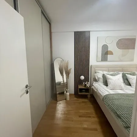 Away From - Your Favourite Apartment! * סקופיה