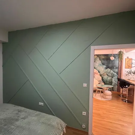 Away From - Your Favourite Apartment! סקופיה